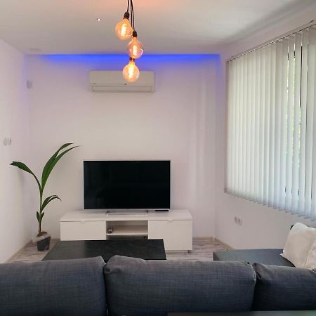 Nordic Style Apartment With Underground Parking Sofia Buitenkant foto
